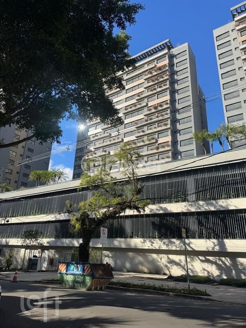 Image 1 - 925785