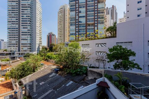 Image 12 - 925831