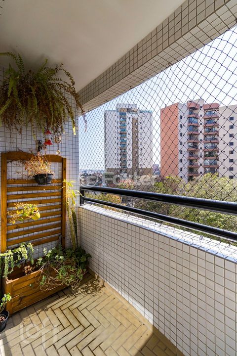 Image 5 - 925883