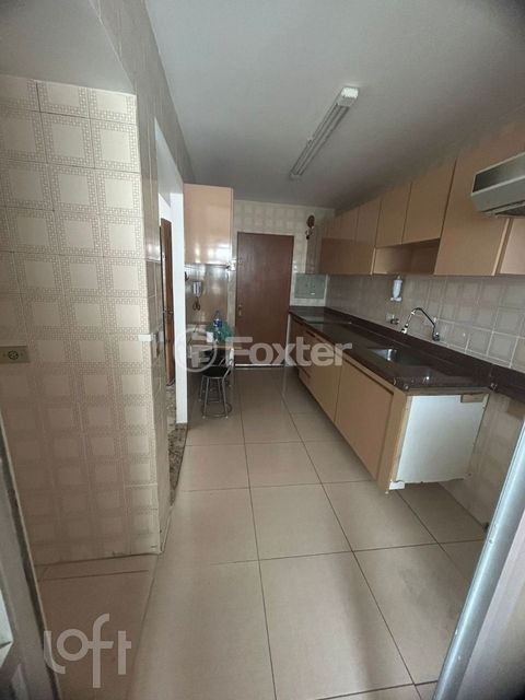 Image 3 - 925892