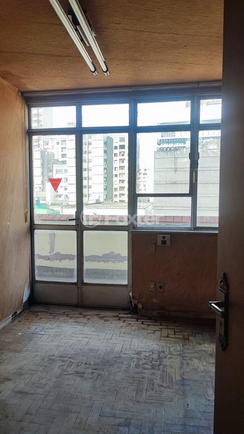Image 8 - 925910