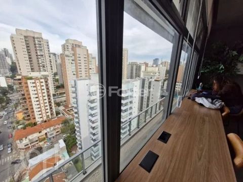 Image 8 - 926000