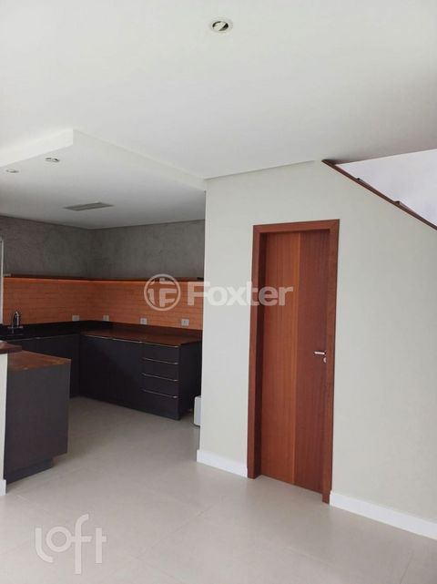 Image 4 - 926363