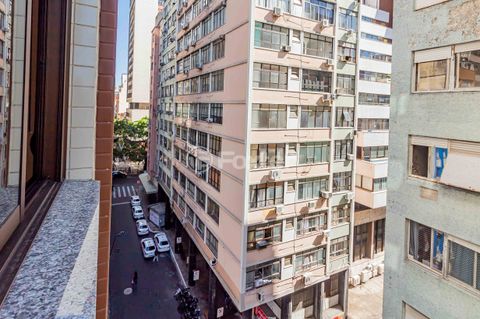 Image 17 - 926561