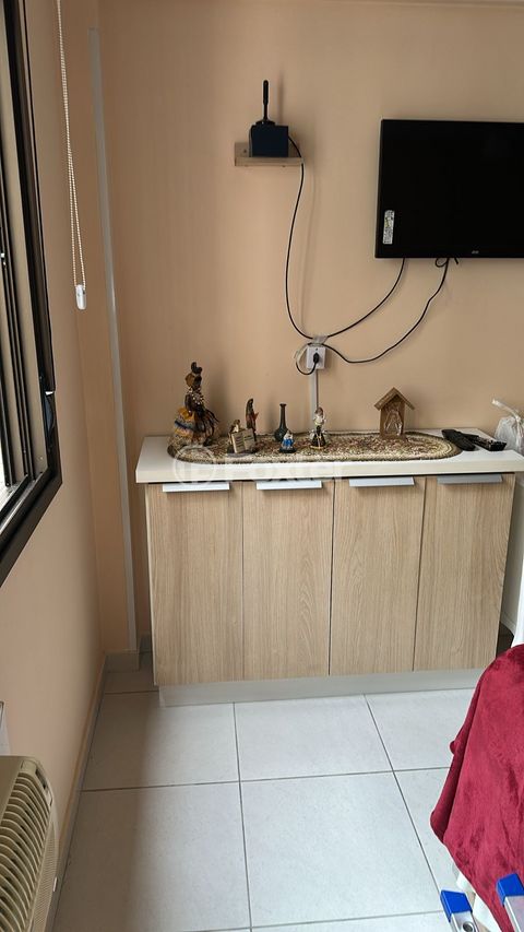 Image 3 - 926561