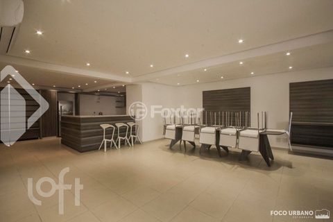 Image 11 - 926601