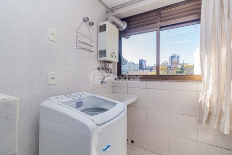 Image 11 - 926612