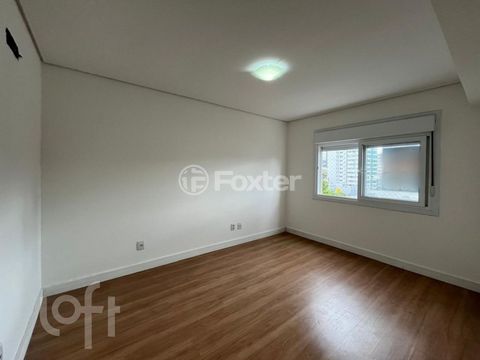 Image 7 - 926631