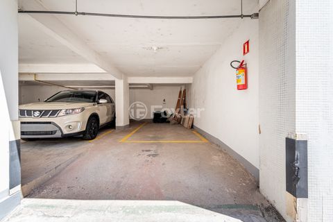 Image 19 - 926665
