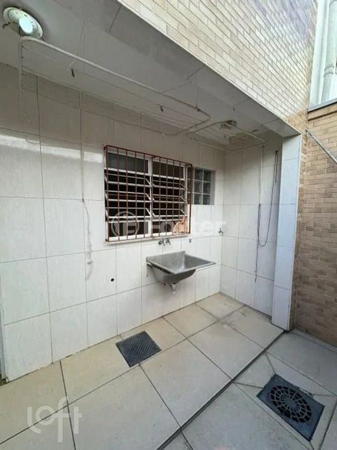 Image 4 - 926668