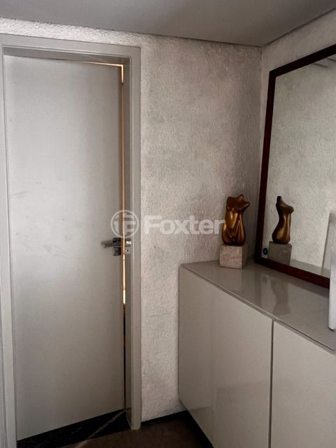 Image 6 - 926727