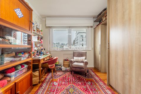Image 19 - 926876