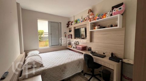 Image 14 - 926880