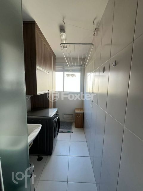 Image 6 - 926935