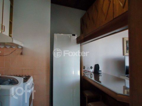 Image 8 - 926950