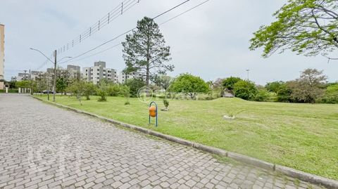Image 18 - 927009