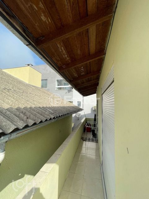 Image 19 - 927066