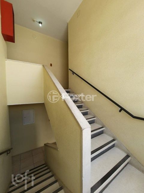 Image 1 - 927074