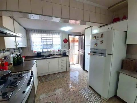 Image 3 - 927106
