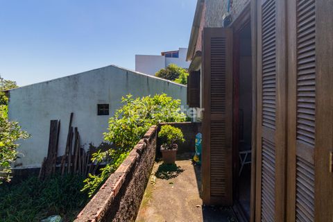 Image 10 - 927113