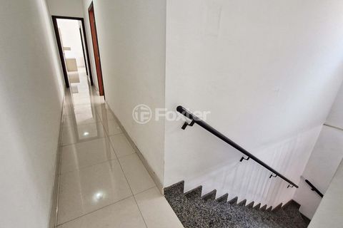 Image 19 - 927335