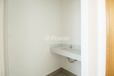 Image 9 - 927345