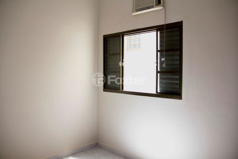 Image 4 - 927359