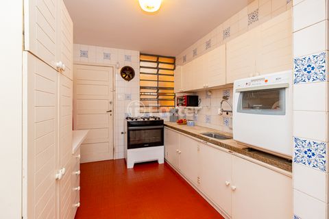 Image 19 - 927372