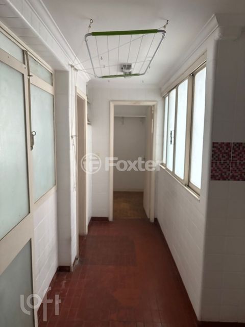 Image 11 - 927496