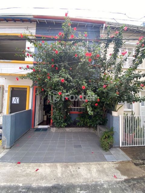 Image 11 - 927527