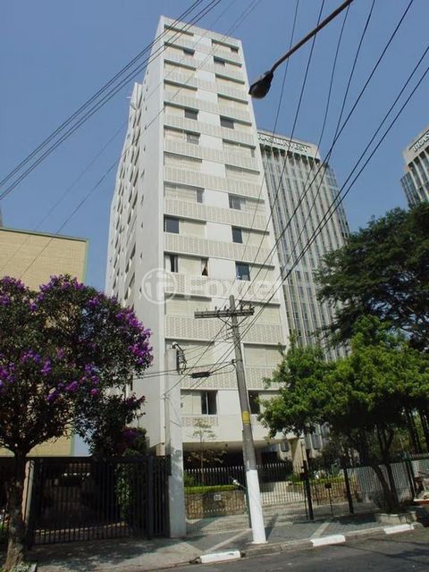Image 0 - 927592