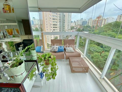 Image 10 - 927605