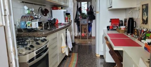 Image 18 - 927635