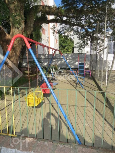Image 4 - 927645