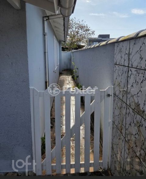 Image 11 - 927743