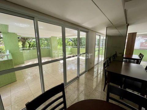 Image 19 - 927784