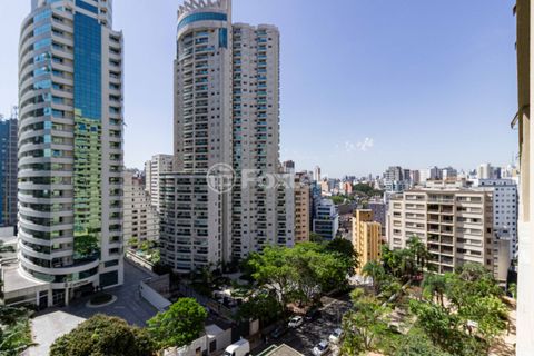 Image 15 - 927860