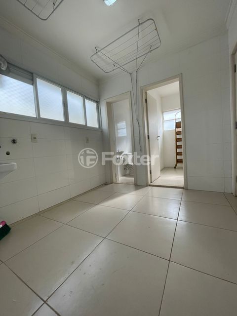 Image 6 - 927878