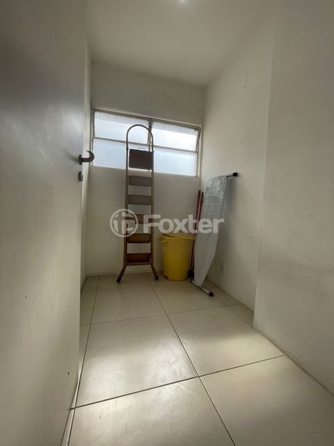 Image 9 - 927878