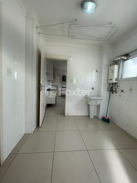 Image 5 - 927878