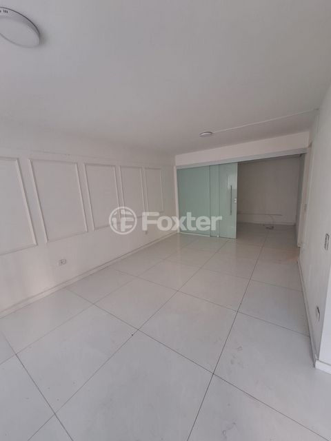 Image 3 - 927886