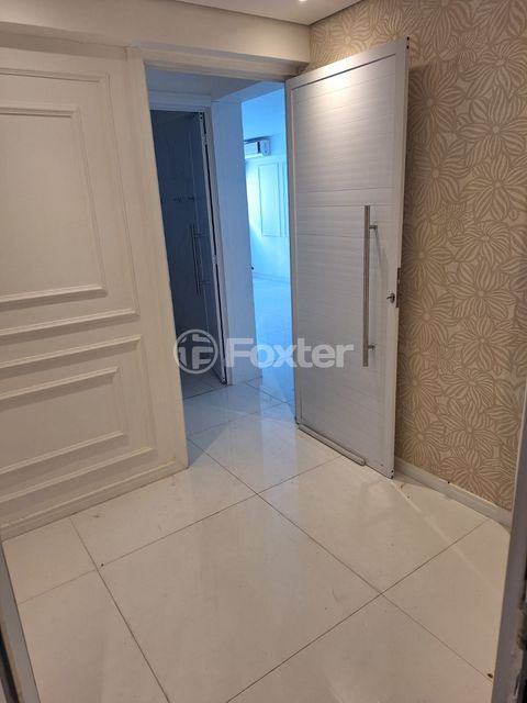 Image 7 - 927886