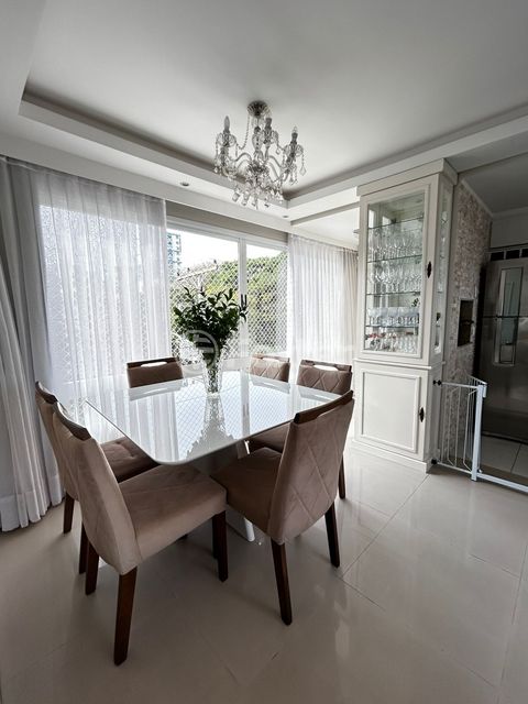 Image 1 - 927900
