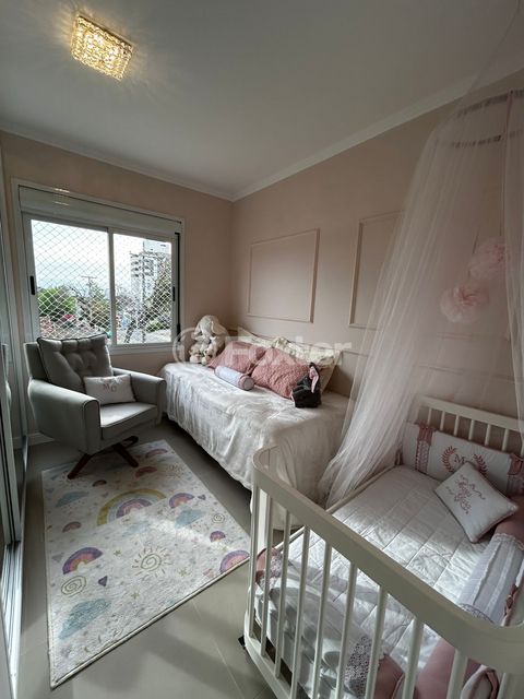 Image 15 - 927900