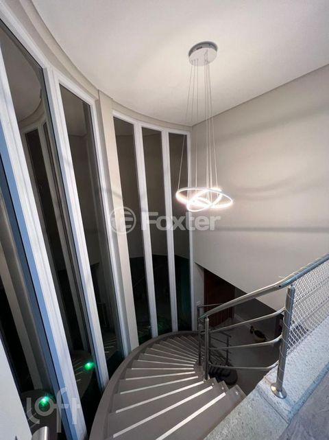 Image 6 - 928031