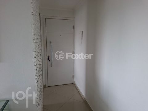 Image 7 - 928042