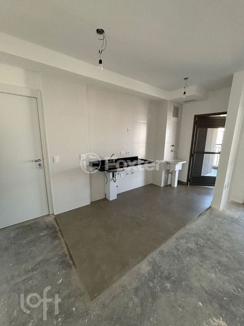 Image 3 - 928044