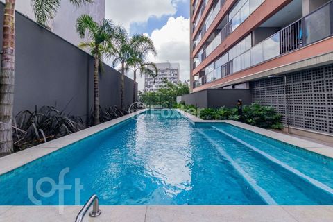 Image 8 - 928062