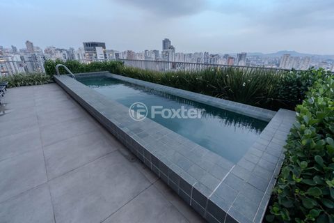 Image 14 - 928070