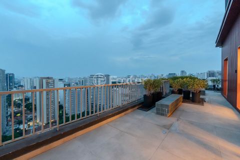 Image 9 - 928070